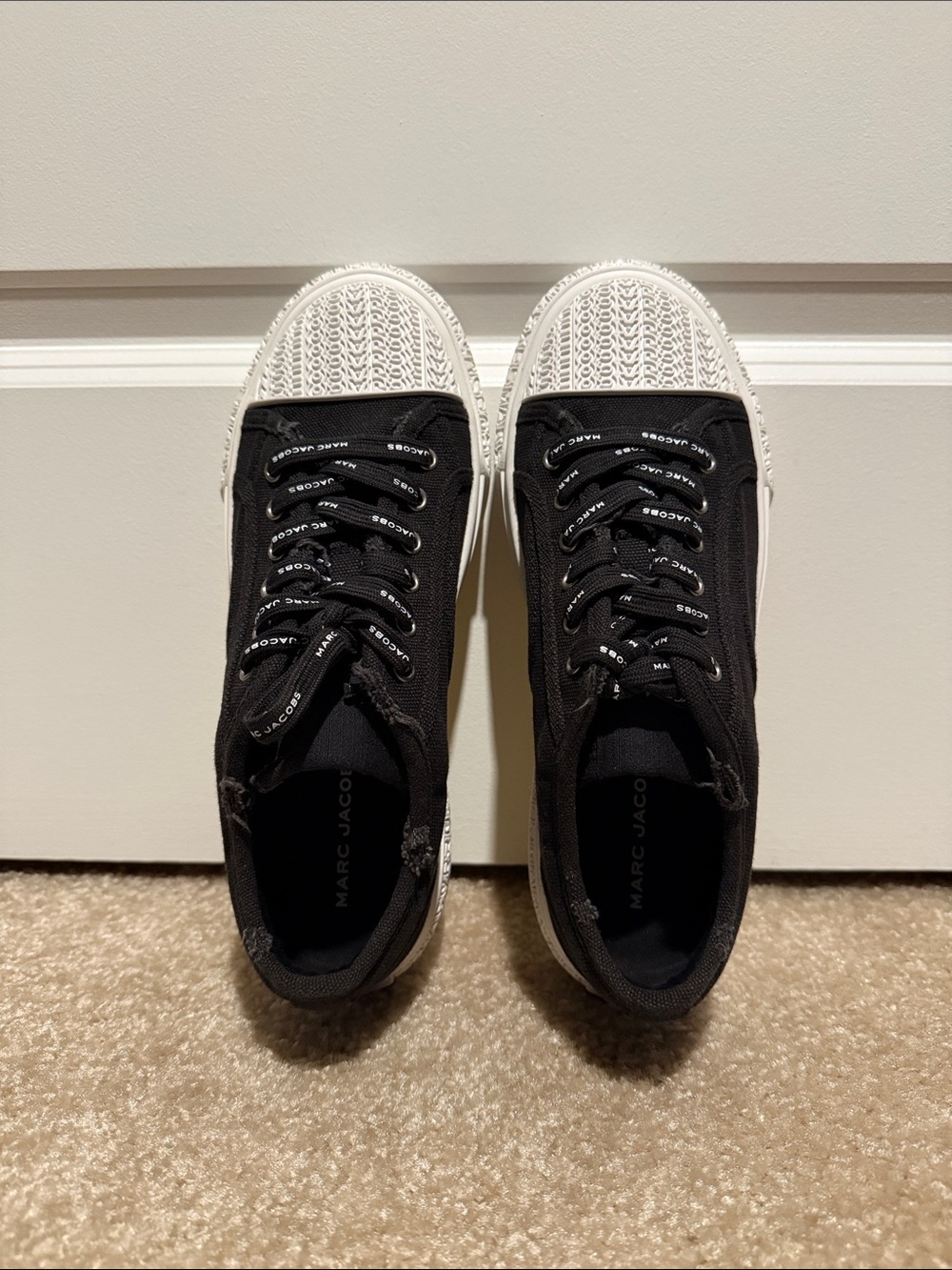 Marc Jacobs Black Canvas Low-Top Sneakers with White Patterned Platform